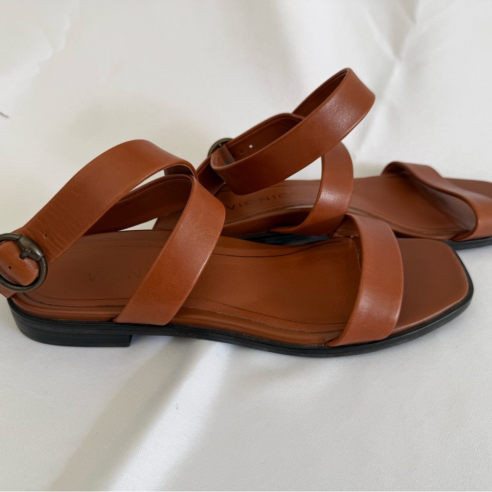 Vionic Women's Tan Sandals - Picture 2 of 5